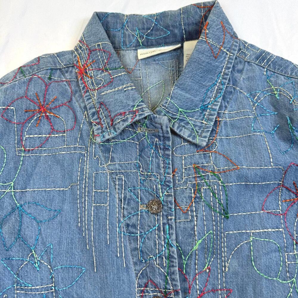 Marsh Landing Denim Button Up Blouse With Embroidery. Women’s Size M.‎